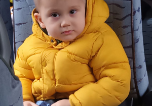 Chłpiec w drodze do Baśniowej Kawiarenki