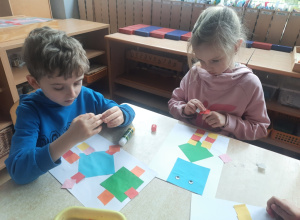 Poznajemy figury geometryczne - KWADRAT