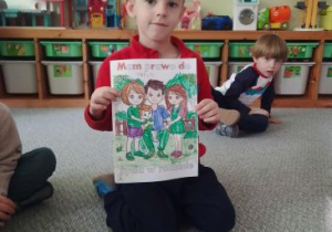 Tytus prezentuje ilustrację przedstawiającą prawo do życia w rodzinie