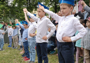 Dzieci tańczą Poloneza