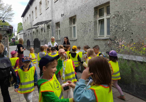 Dzieci w Pasażu Róży
