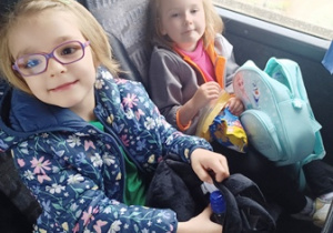 Julcia i Marysia w autokarze