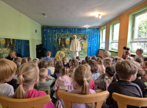 Teatrzyk o tolerancji pt. "Futerko jeżyka"