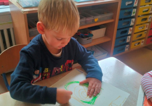 Zachary maluje ślimaka