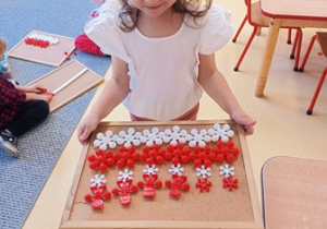 Jowitka prezentuje swoje dzieło