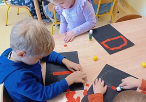 Dzieci w trakcie aktywości plastycznej