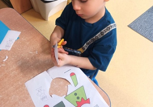 Kostas podczas wycinania