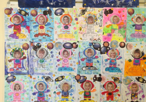 Wystawa plastyczna: ,,Ja w kosmosie".