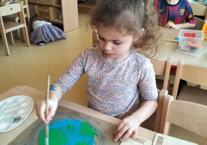 Maja tworzy planetę Ziemia