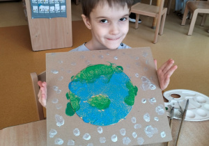 Maciuś prezentuje planetę Ziemia