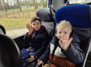 Wyjazd do Baśniowej Kawiarenki na przedstawienie "O siedmiu koźlątkach" - dla całej grupy II i części grupy IV (dzieci z rocznika 2019 i 2022)