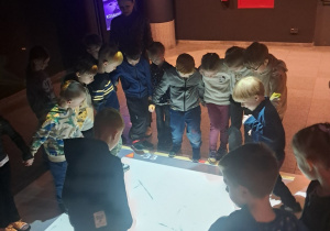 Edukacyjne zabawy z ekranem dotykowym