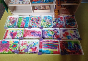 Efekt malowania- prace dzieci