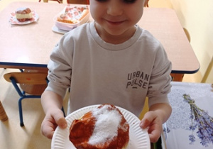 Szymon i jego pączek