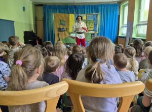 Teatrzyk "Bezpieczne zabawy nad wodą - z udziałem ratownika wodnego - dla wszystkich Dzieci