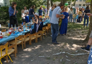 Dzieci i Rodzice podczas pikniku