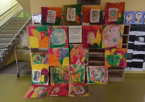 Galeria prac dzieci prezentująca portrety zainspirowane twórczością Picasso